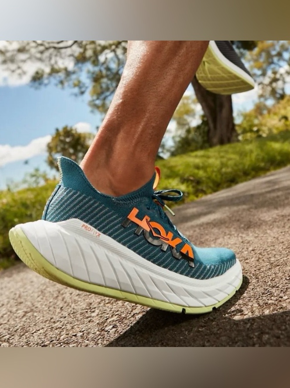 HOKA Men’s Carbon X 3 running shoes size 10D - excellent condition